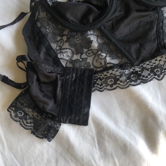 GORGEOUS vintage lace bustier - Picture 4 of 4